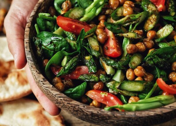 Insalata gustosa e fresca perfetta in qualunque stagione