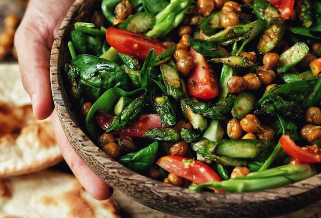 Insalata gustosa e fresca perfetta in qualunque stagione